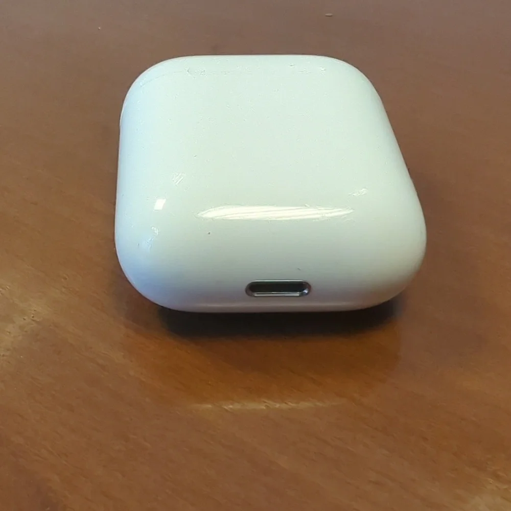 🎧 Apple AirPods (2nd Generation)